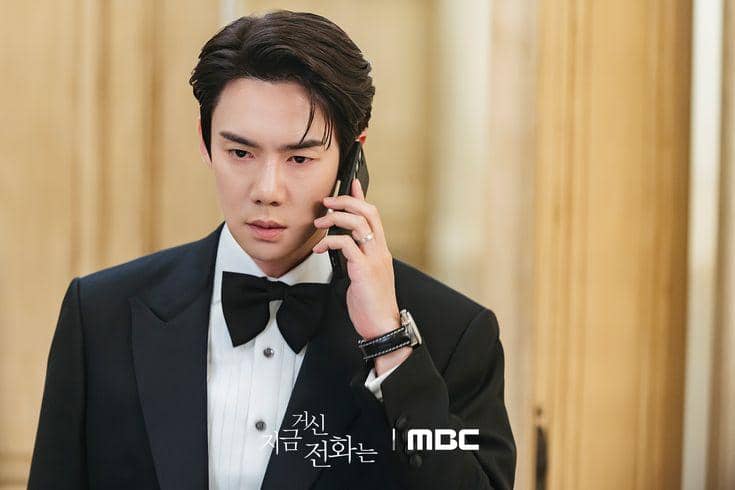 Yoo Yeon Seok dalam adegan drama Korea When the Phone Rings, serial produksi MBC yang didokumentasikan MBC.