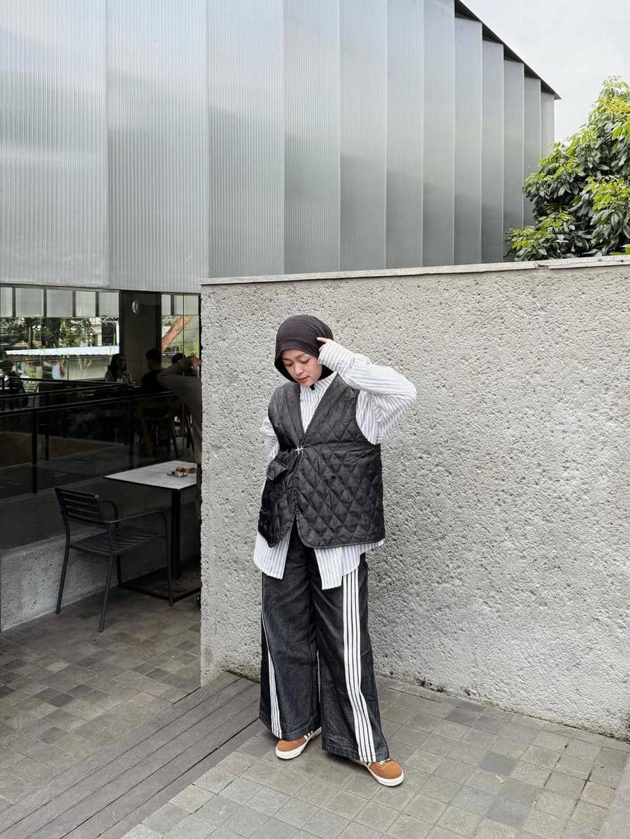 Style Hangout Gaya Urban Chic ala Deana Hanifa