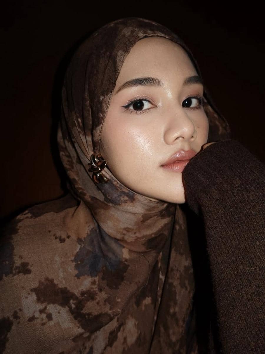 inspirasi makeup ngantor ala selebgram Rania Sukandari 