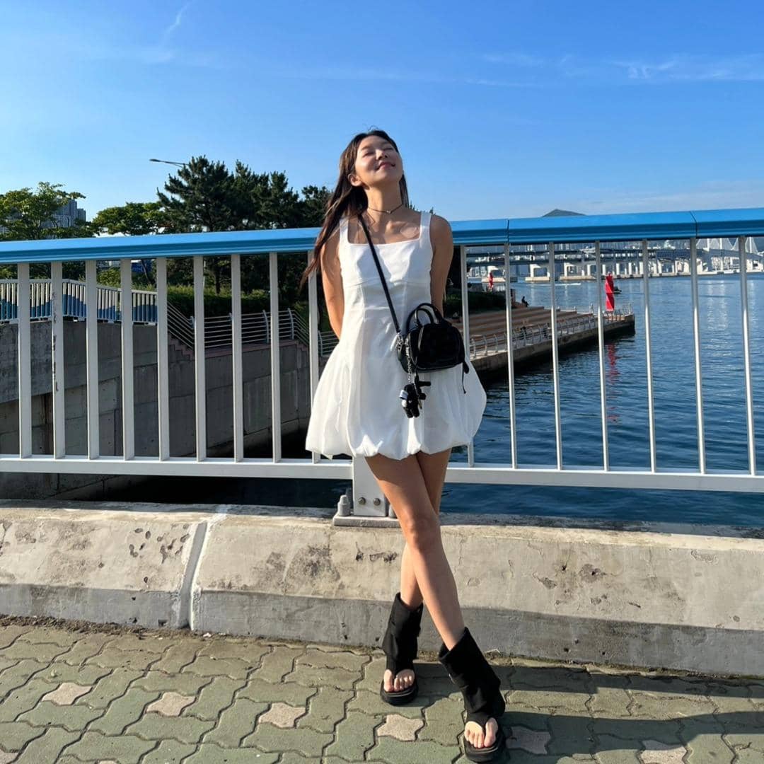 Outfit Serba Dress ala Song Hae Na