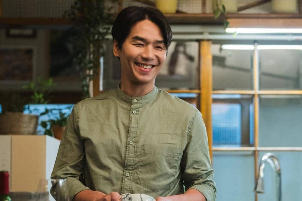 Still cut Still Shining