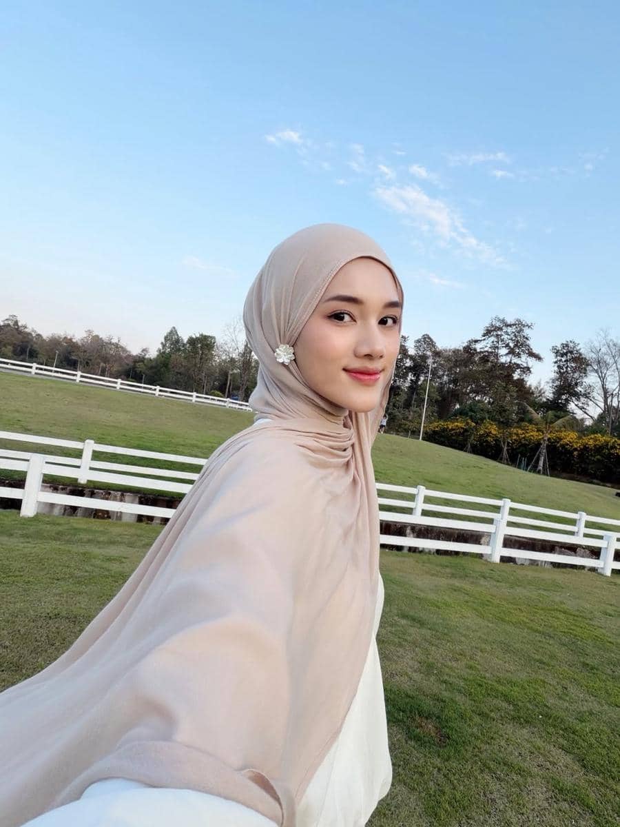 inspirasi makeup ngantor ala selebgram Rania Sukandari 