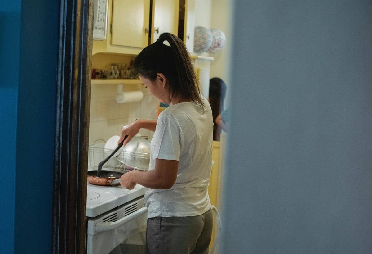 ilustrasi ibu rumah tangga