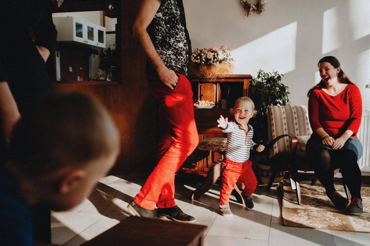 ilustrasi mengasuh anak