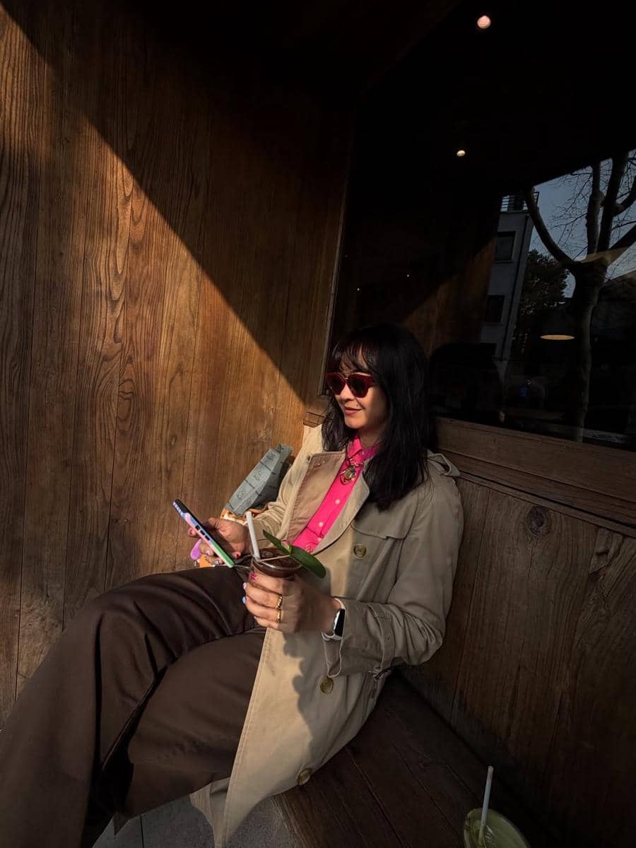 Kenes Andari dan suami berlibur ke Shanghai