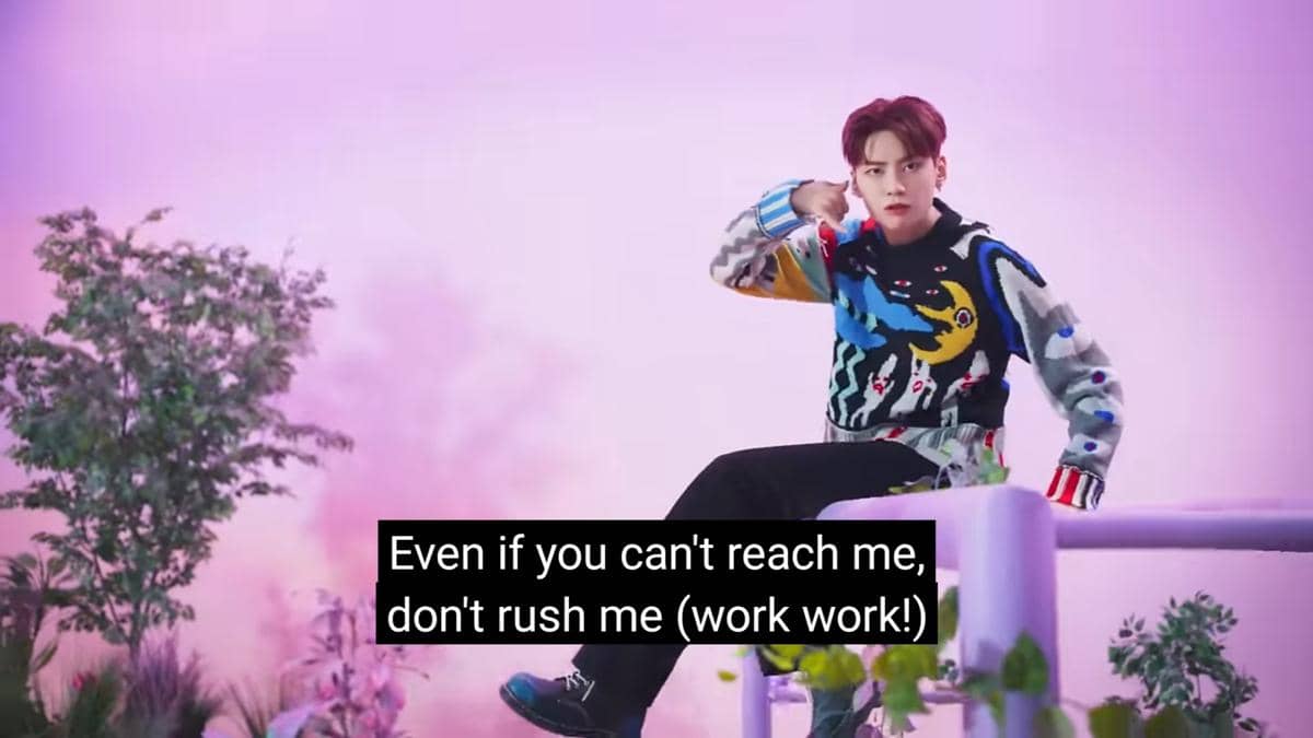 cuplikan MV "Work Work"