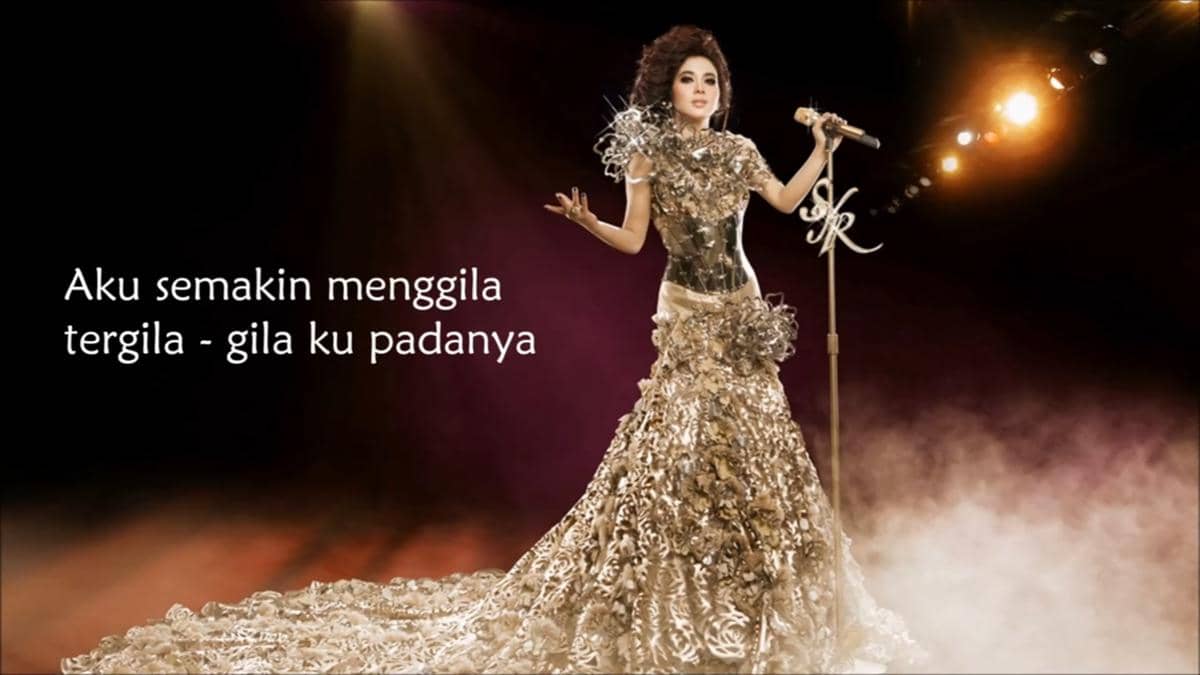 cuplikan video klip "Cetar"