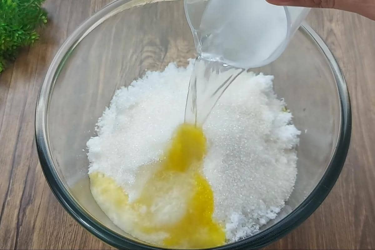 ilustrasi membuat adonan wingko babat