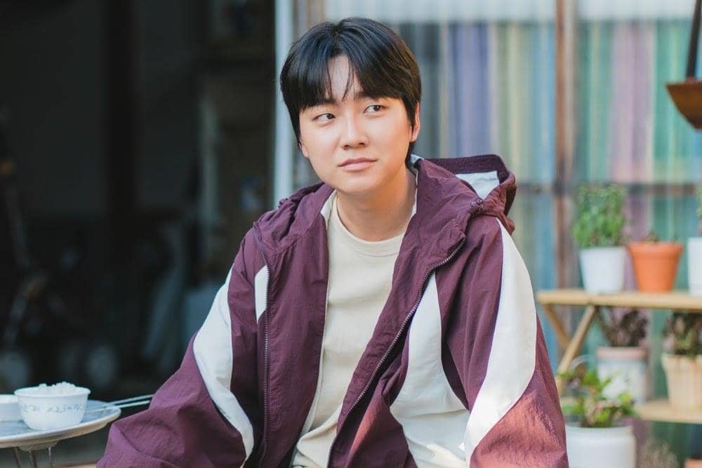 Still cut Still Shining