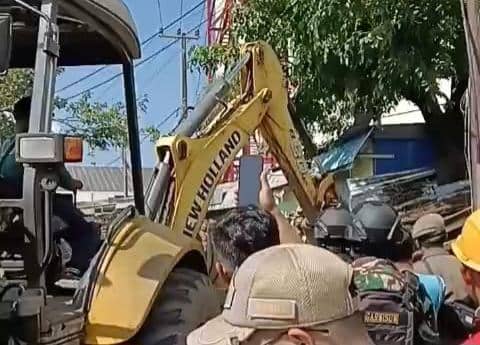 Penertiban puluhan kios pedagang kaki lima (PKL) di Jalan Satando, Kelurahan Tamalabba, Kecamatan Ujung Tanah, Kota Makassar, Sulawesi Selatan, Kamis (26/3/2026)/Istimewa
