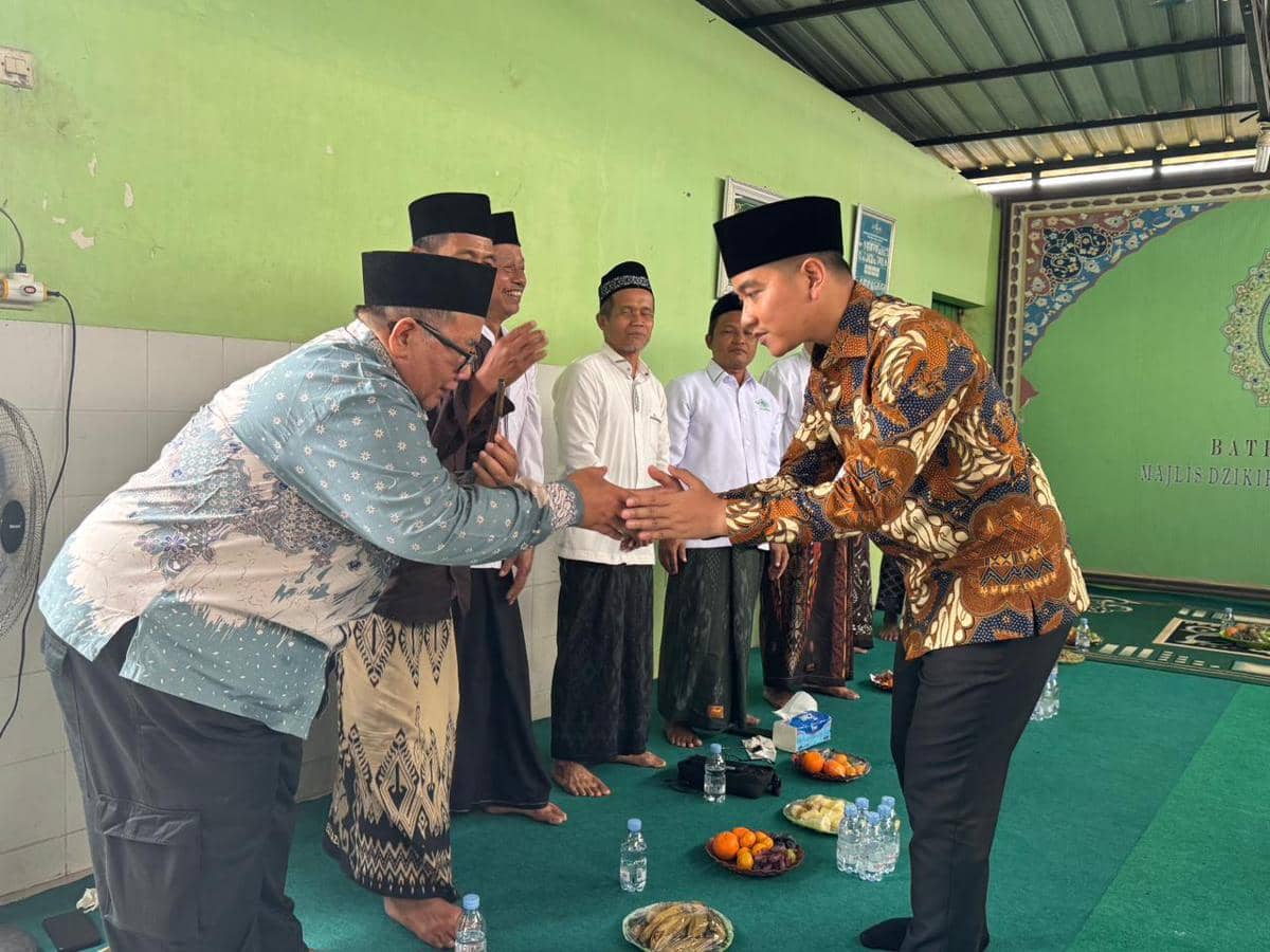 Gibran Temui Ketua PCNU Karanganyar Bahas Haji hingga Perang Iran