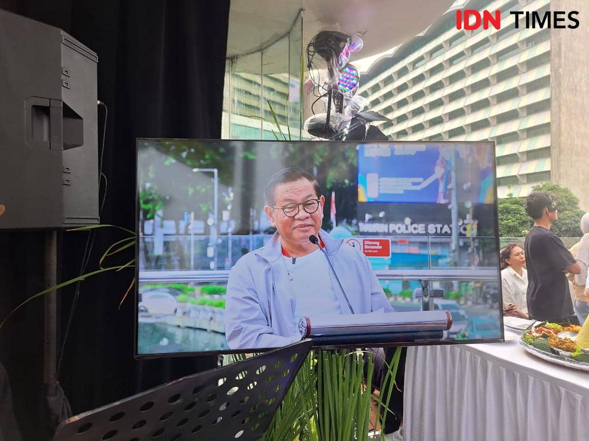 Gubernur DKI Jakarta Pramono Anung hadir diagenda HUT Transjakarta yang ke-12 tahun di Halte Tosari, Jakarta Pusat pada Jumat (27/3/2026).