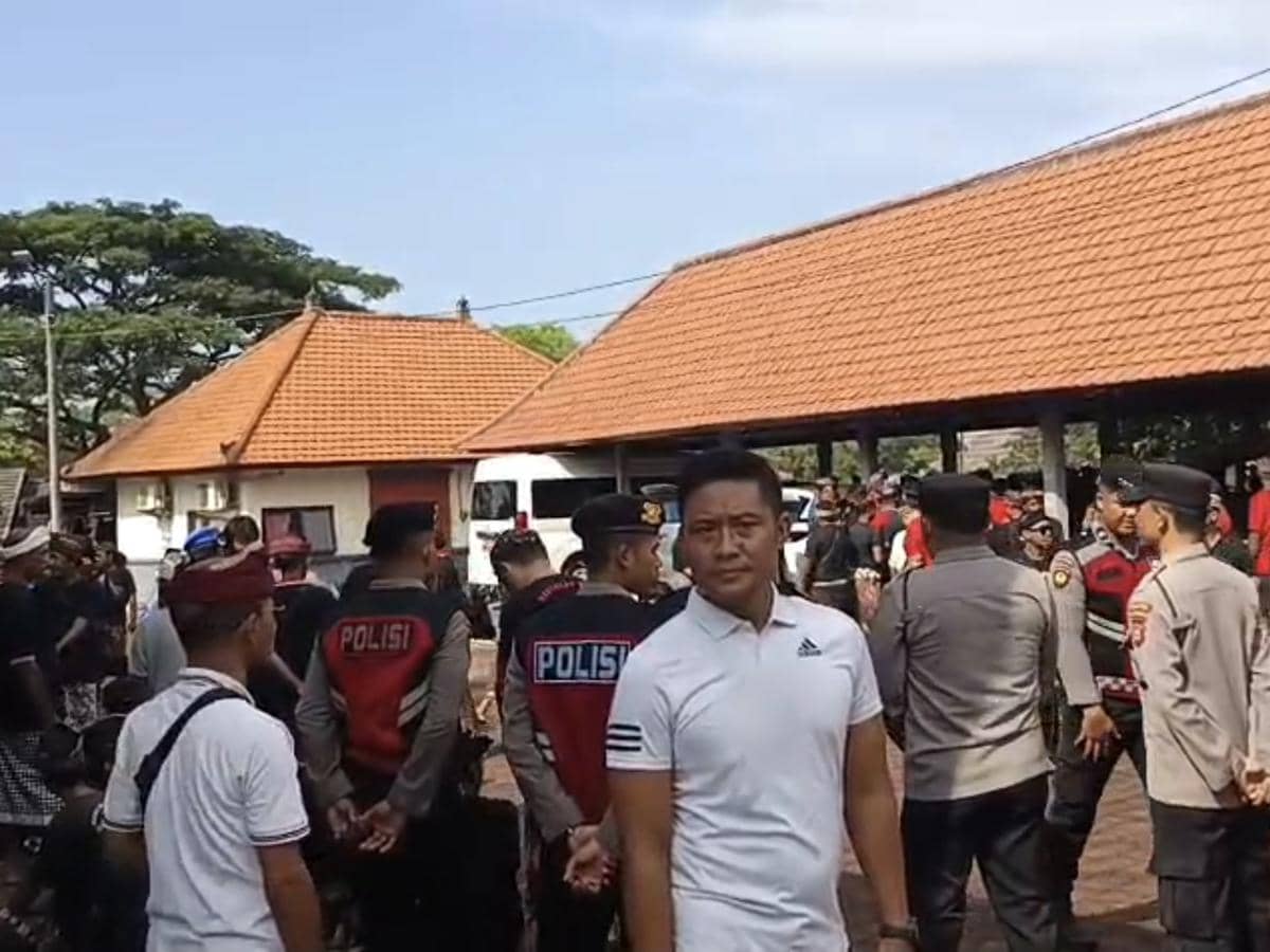 Perwakilan Desa Sesandan saat audensi ke DPRD Tabanan, Jumat (27/3/2026).