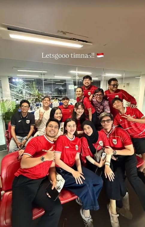 Artis Nonton Timnas vs Saint Kitts and Nevis di Stadion GBK (instagram.com/attahalilintar)