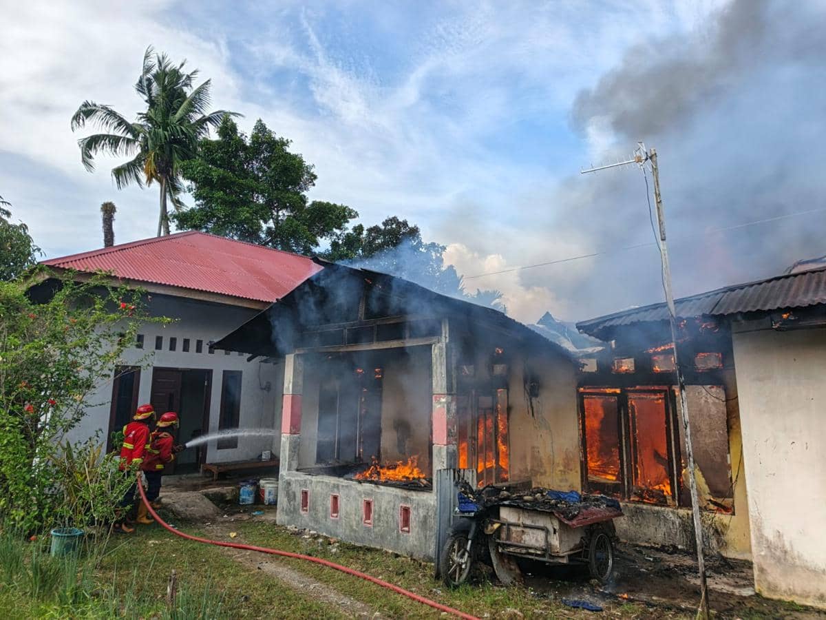 3 Rumah di Padang Hangus Terbakar, Kerugian Capai Rp500 Juta
