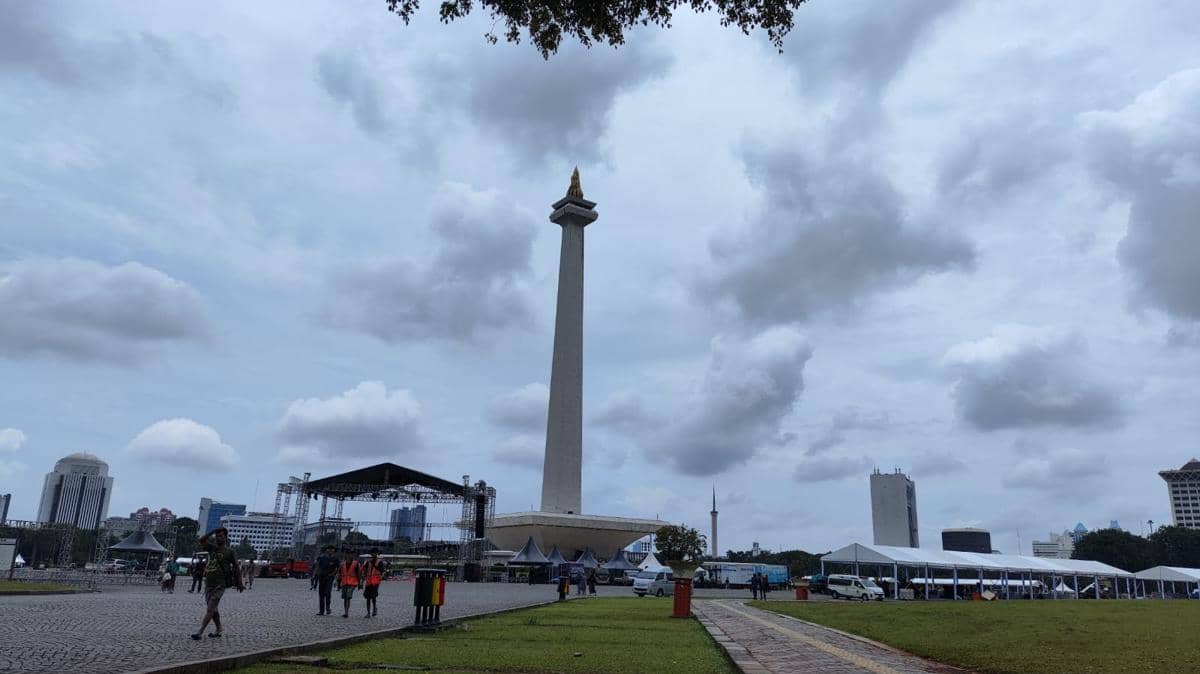 Suasana Monumen Nasional (Monas), Jakarta Pusat, Jumat (27/3/2026).