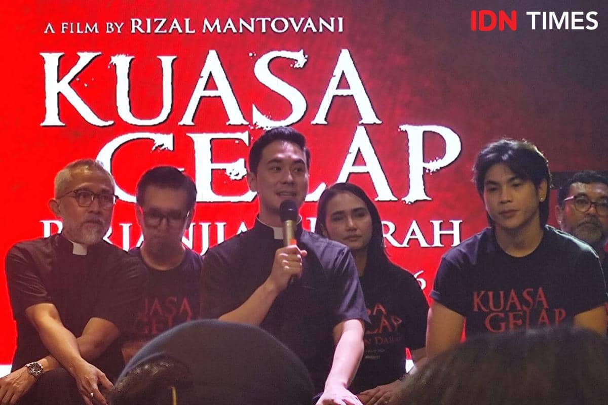 Debut sebagai eksekutif produser di Kuasa Gelap Perjanjian Darah.jpg