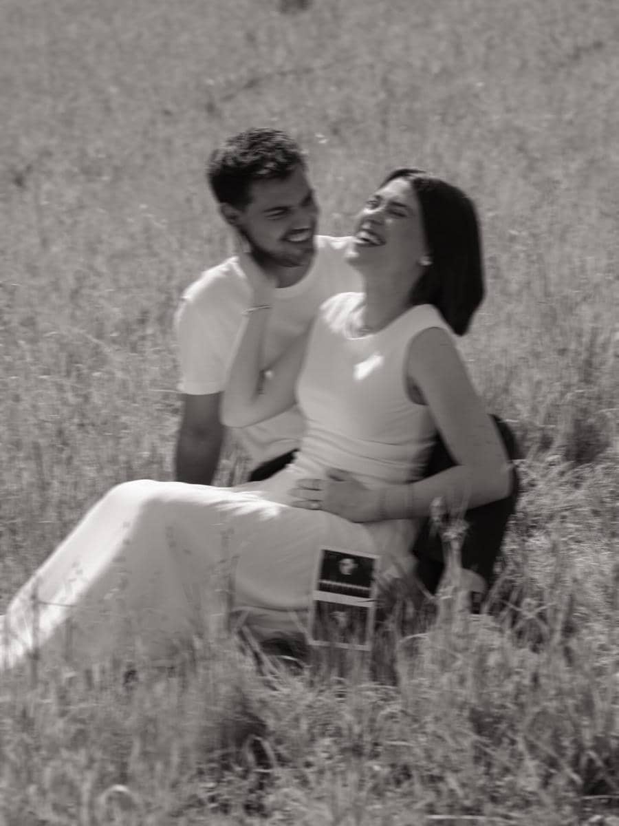 Taylor Lautner umumkan kehamilan pertama istri