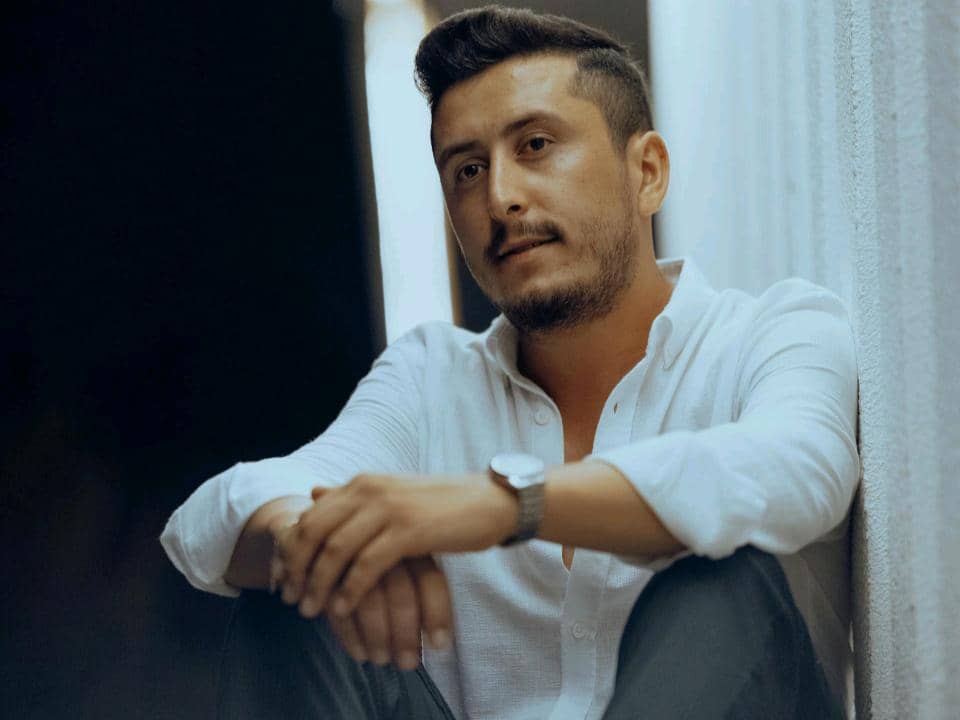 ilustrasi cowok karismatik