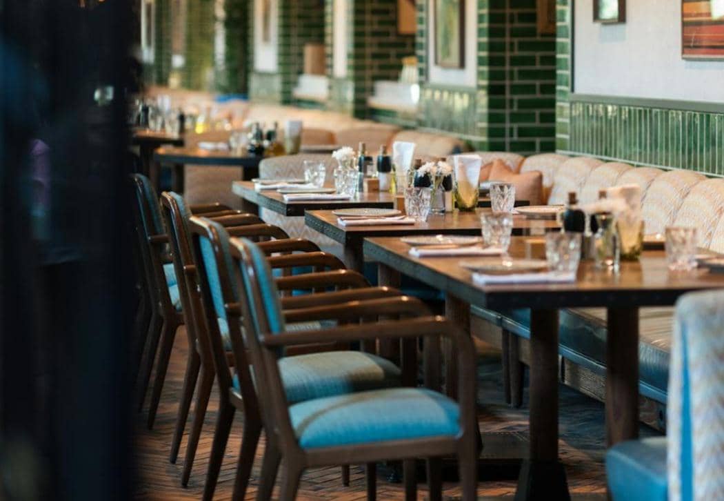 ilustrasi meja restoran