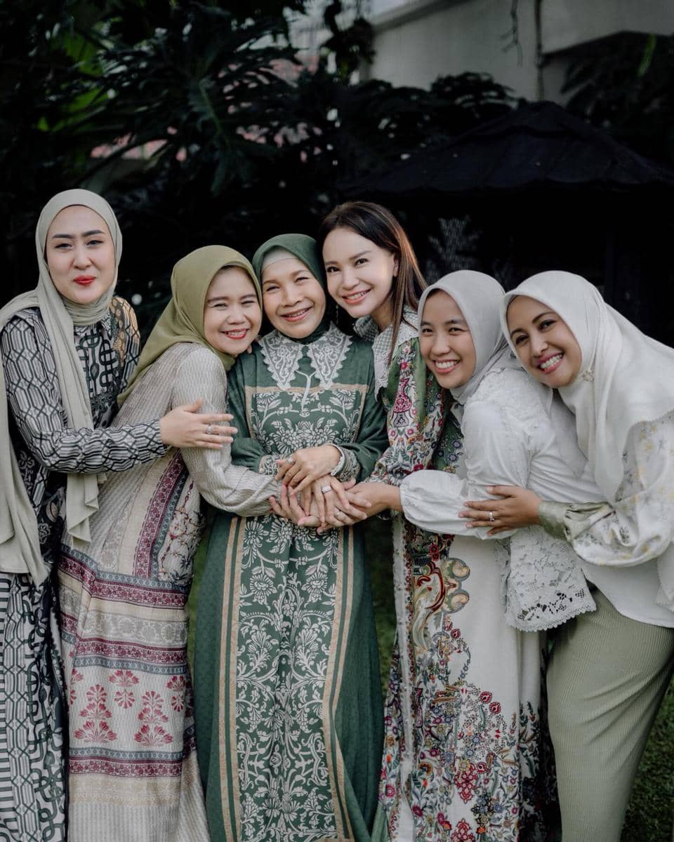 Halal bihalal keluarga Rossa