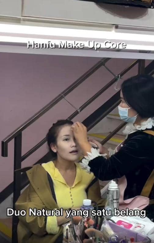 Ayu Ting Ting dan Hesti Pakai Hanfu (instagram.com/ayutingting92)