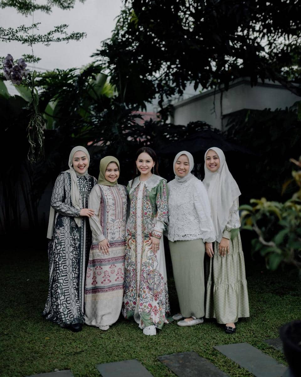 Halal bihalal keluarga Rossa