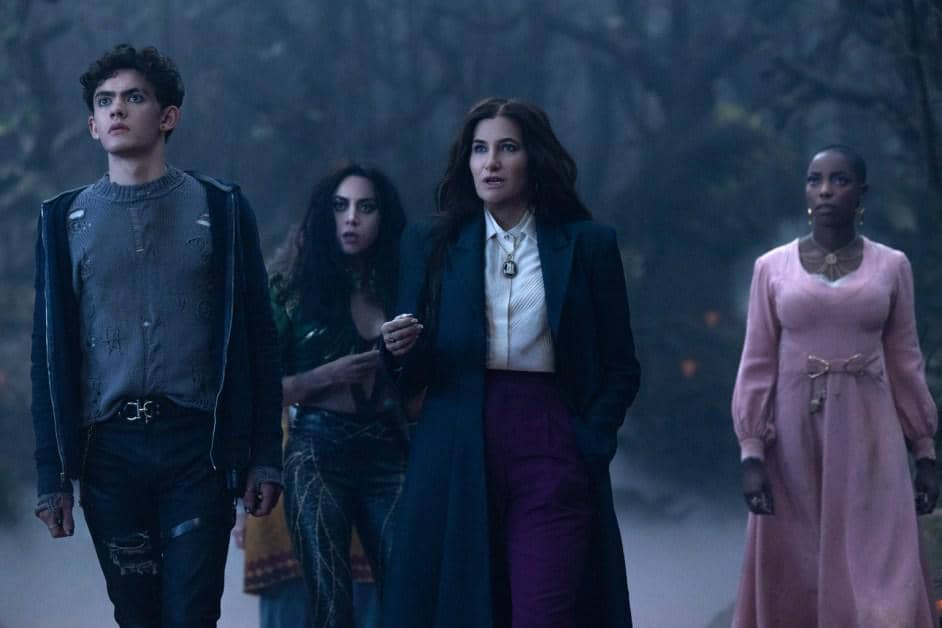 adegan dalam serial Agatha All Along