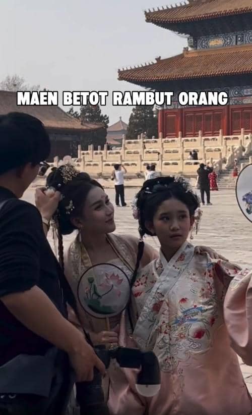 Ayu Ting Ting dan Hesti Pakai Hanfu (instagram.com/ayutingting92)