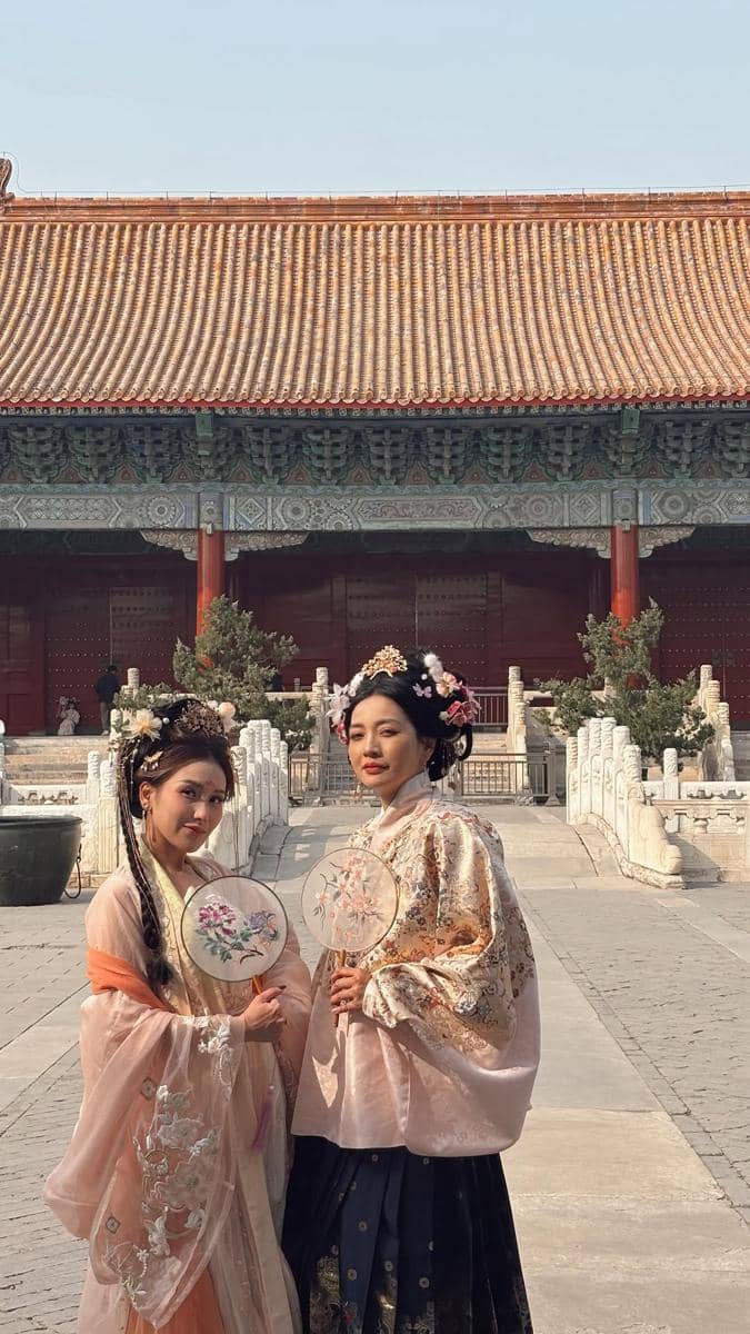 Ayu Ting Ting dan Hesti Pakai Hanfu (instagram.com/ayutingting92)