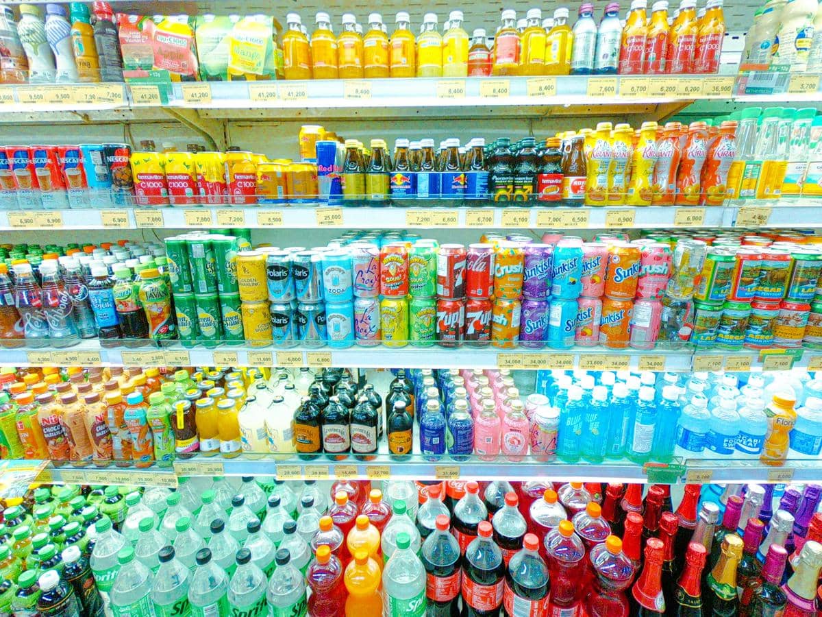 ilustrasi minuman kemasan tinggi fruktosa