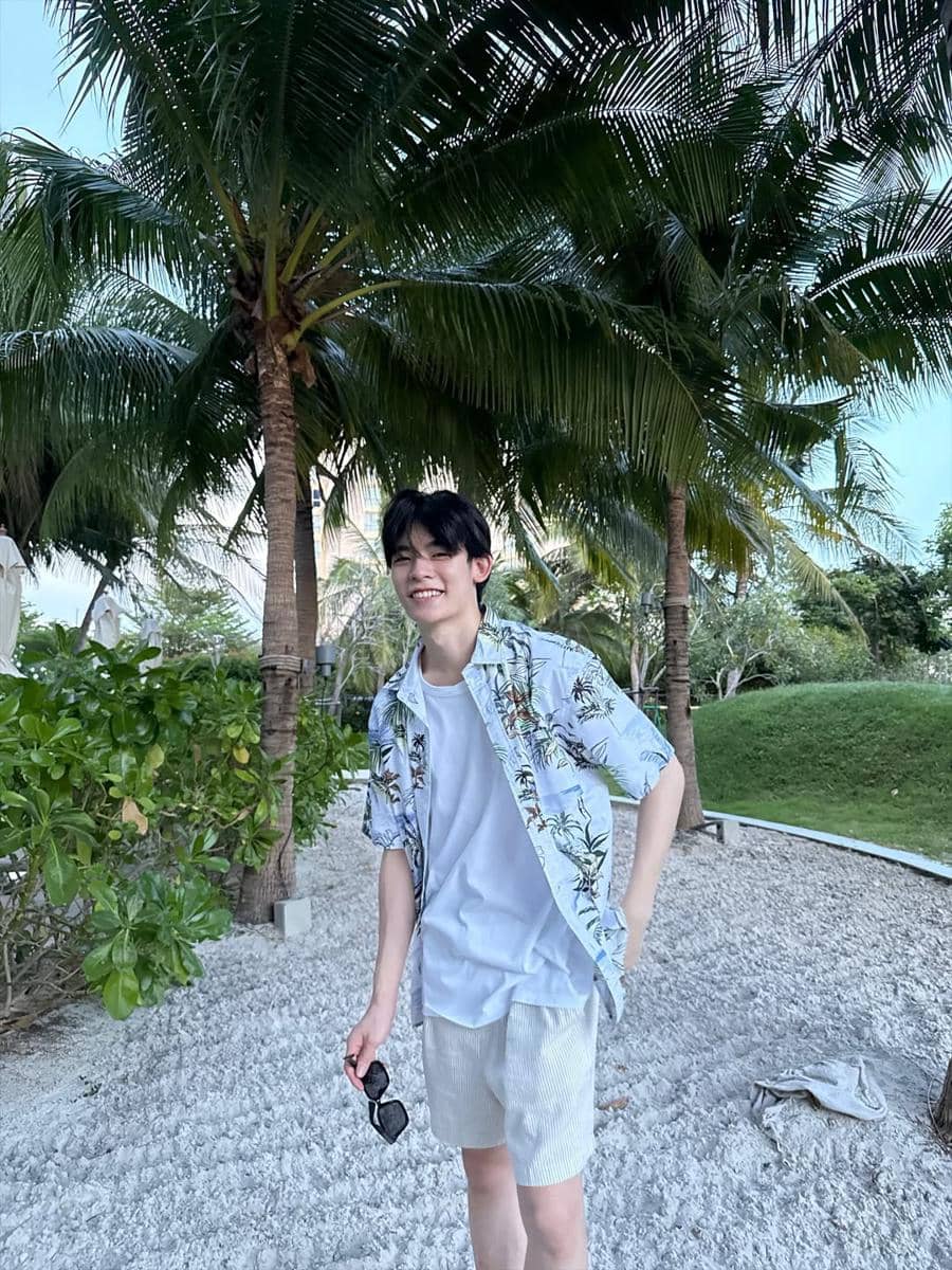 OOTD ke Pantai ala Por Suppakarn