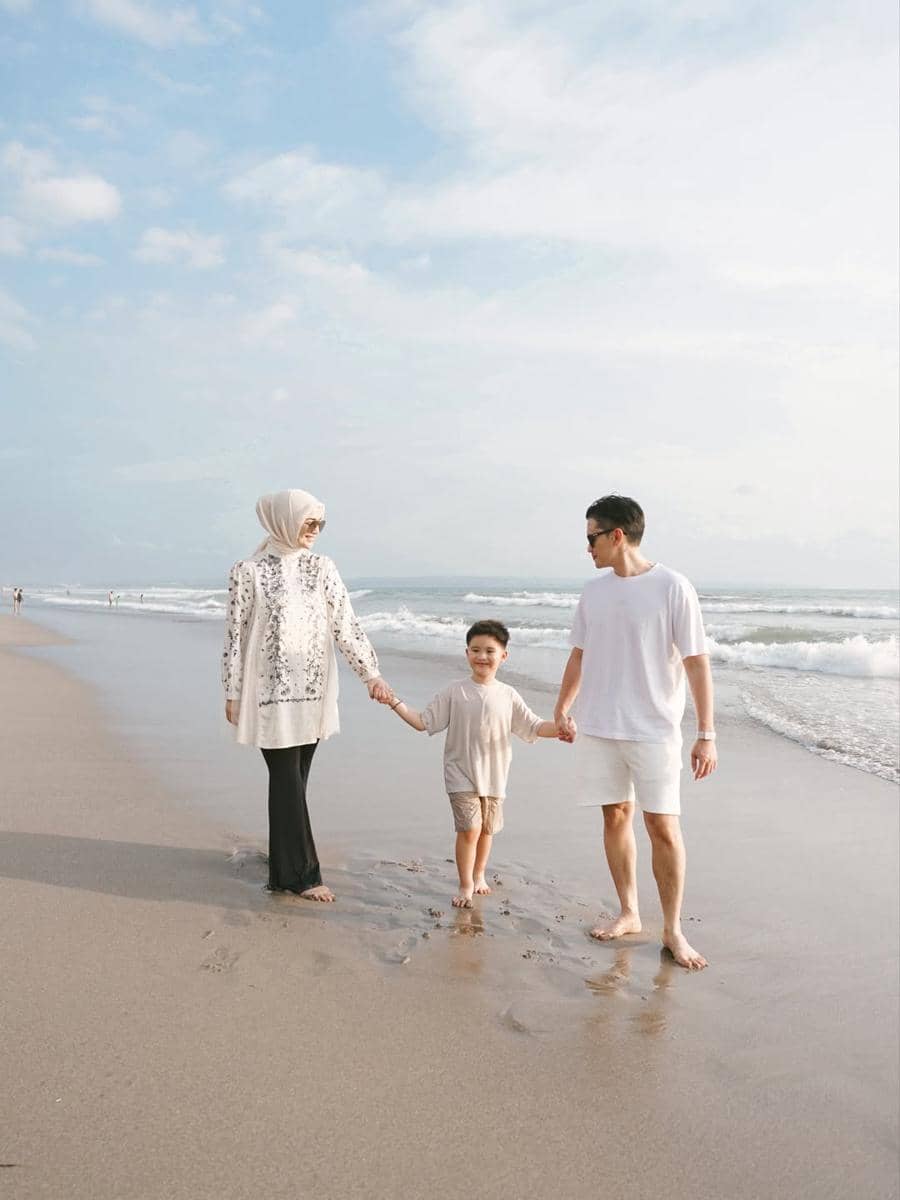 Citra Kirana dan Rezky Adhitya liburan