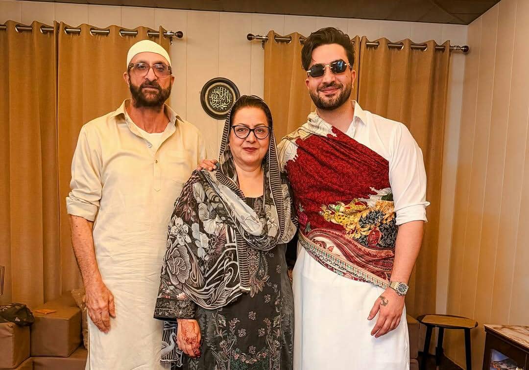 8 Potret Artis India Aly Goni Rayakan Lebaran, Bareng Jasmin Bhasin