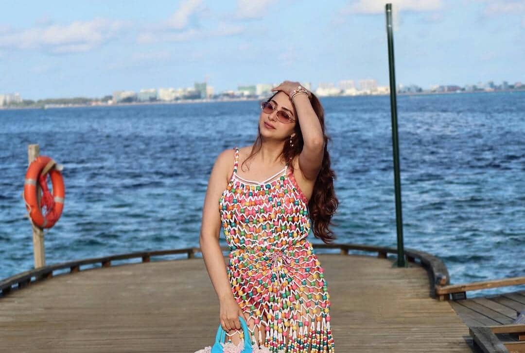 10 Potret Malvika Raaj Liburan di Maldives Tanpa Membawa Anak