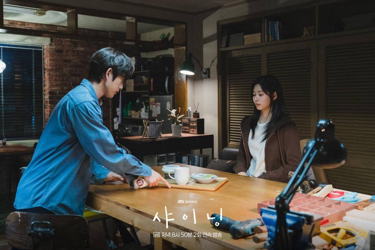 Cuplikan drama Korea Still Shining