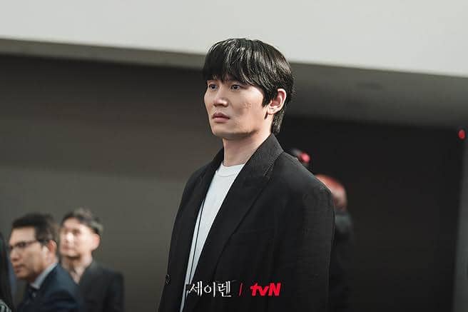 7 Alasan Do Eun Hyeok Dicurigai Sebagai Villain di Siren's Kiss