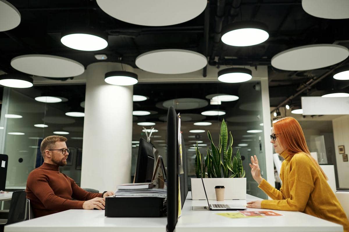 4 Hal yang Harus Kamu Lakukan Saat Kerja Bareng Mantan