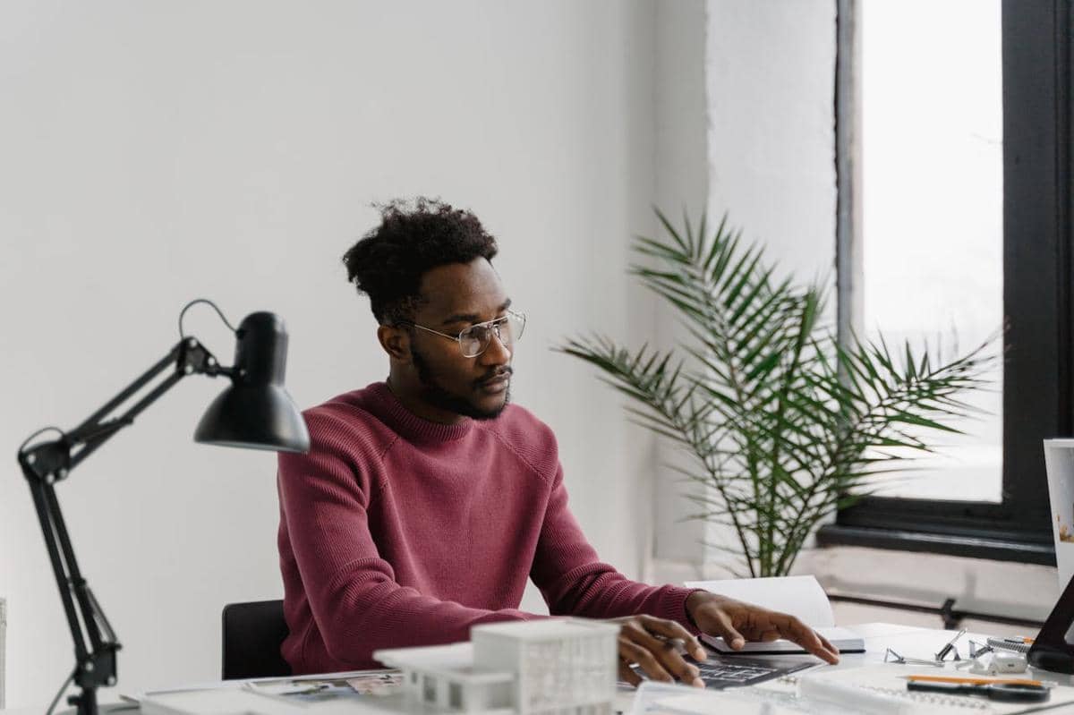 ilustrasi memilih resign