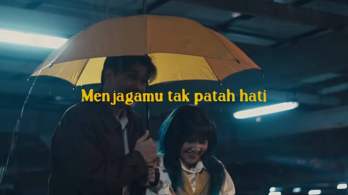 cuplikan video klip "Sedia Aku Sebelum Hujan"