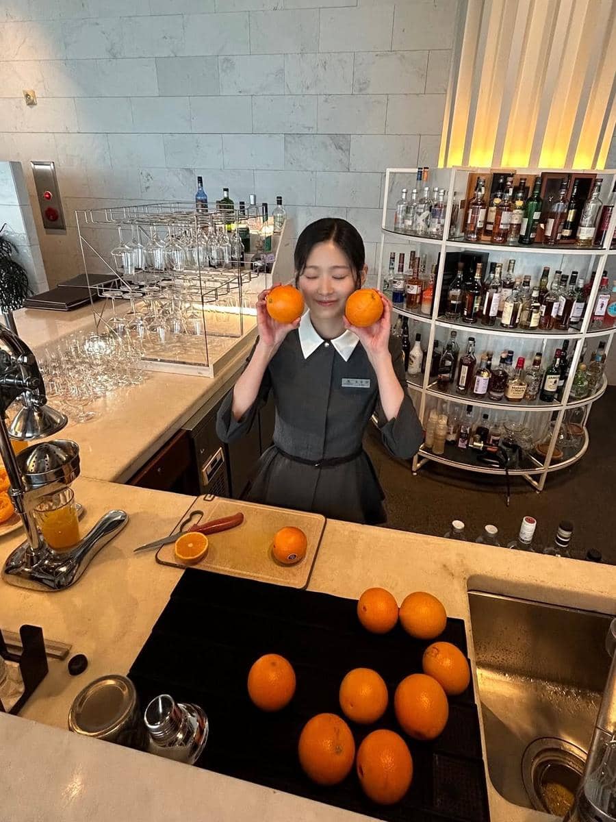 Di balik layar Still Shining