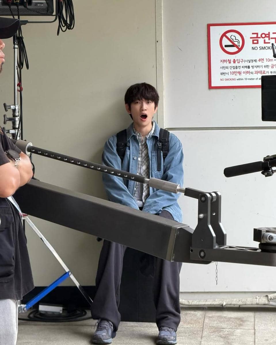 Di balik layar Still Shining