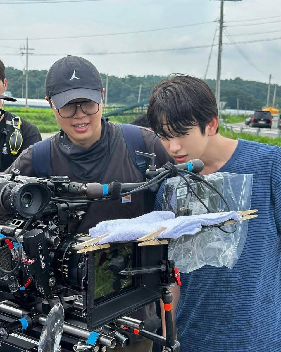 Di balik layar Still Shining