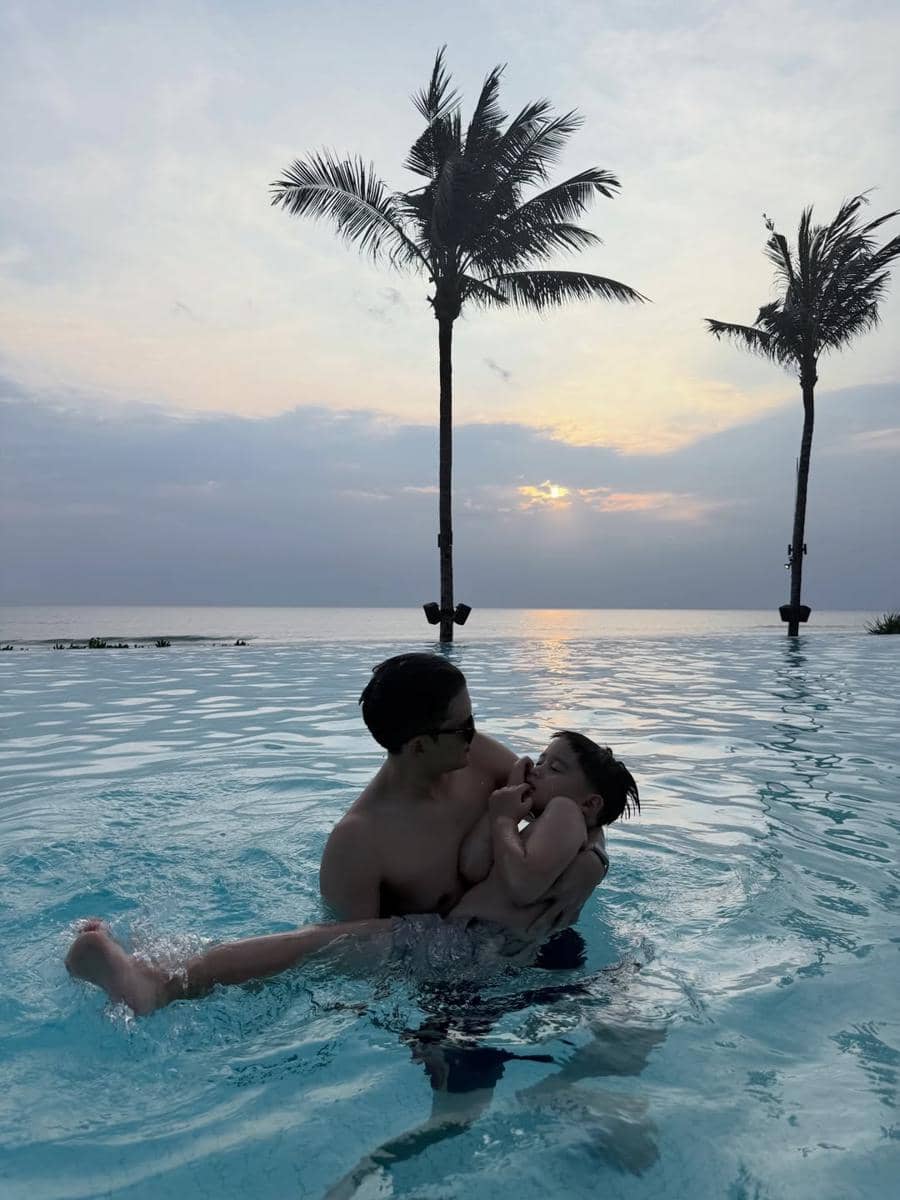 Citra Kirana dan Rezky Adhitya liburan