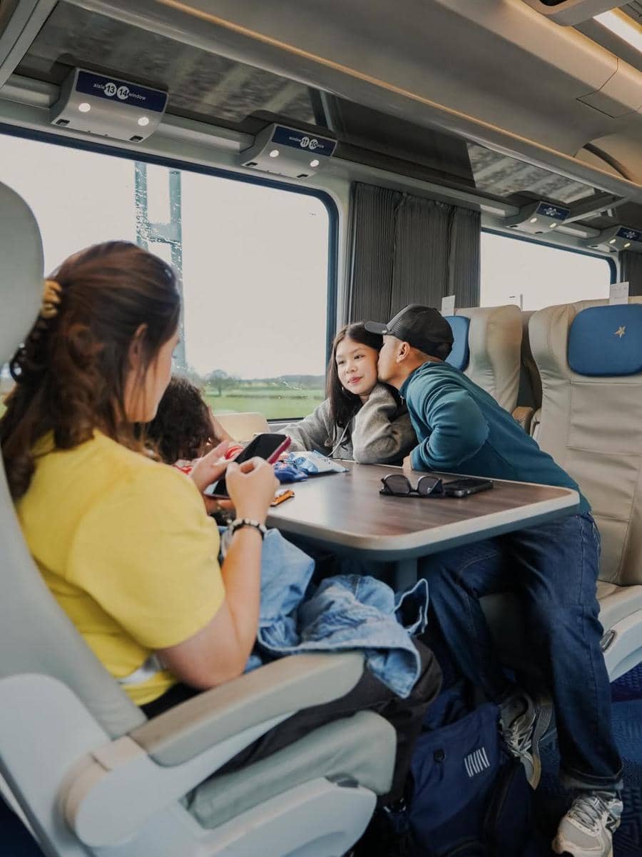 Wendi Cagur dan keluarga liburan