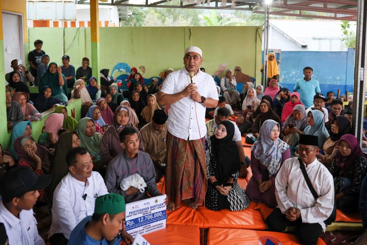 Korban Tanah Bergerak Brebes Idulfitri di Pengungsian, Minta Huntara
