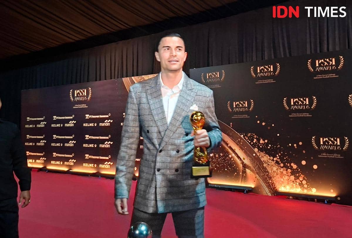 Emil Audero menerima penghargaan Save of the Year di PSSI Awards 2026 (IDN Times/Margith Damanik)