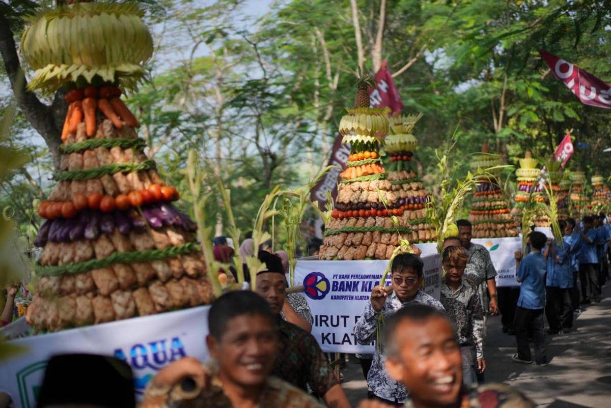 Seru! 1.000 Porsi Opor Gratis Ludes di Grebeg Syawal Sidoguro 2026