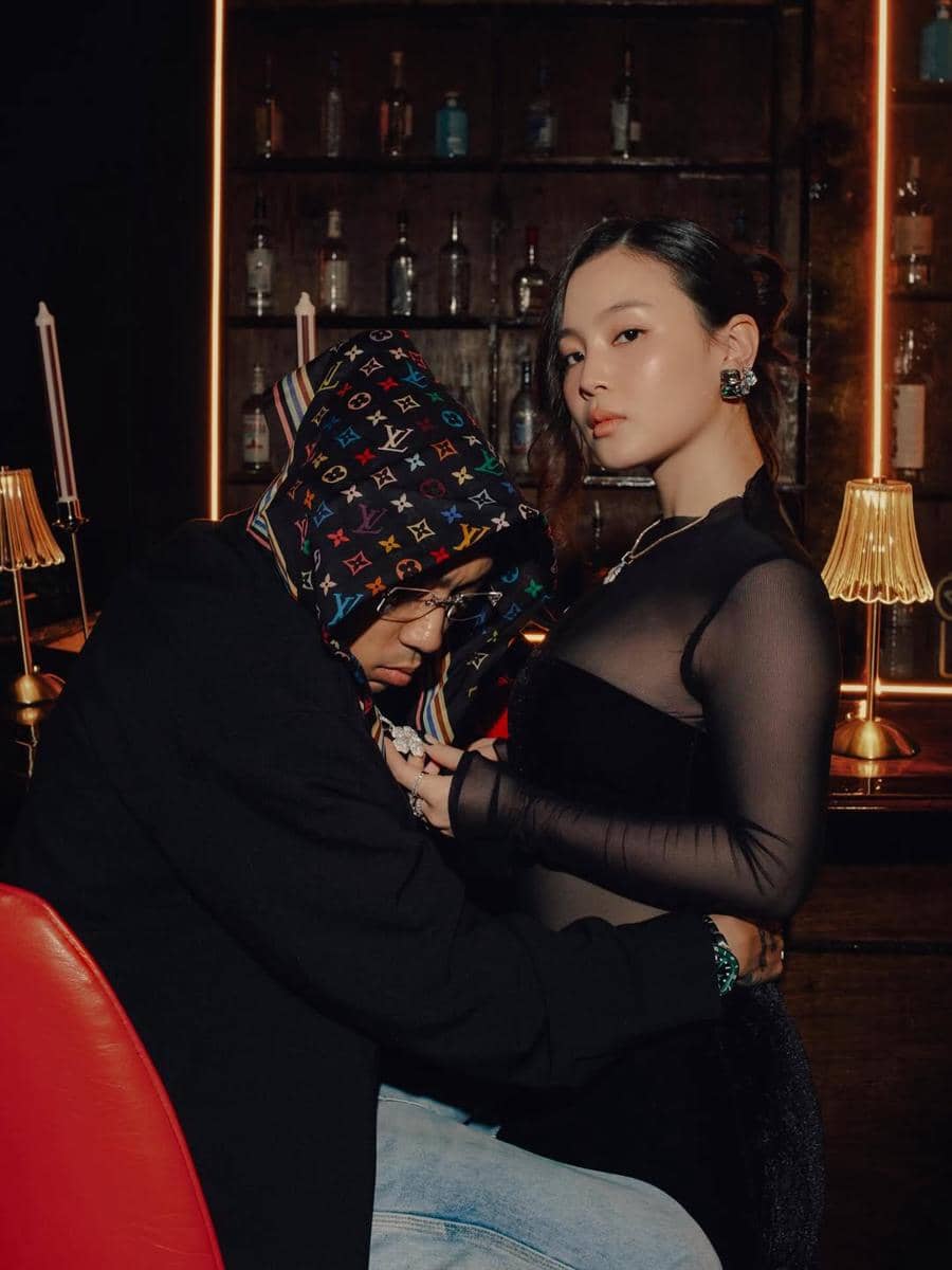 Potret Dok2 dan Lee Hi yang sedang ramai dibicarakan karena diberitakan telah pacaran