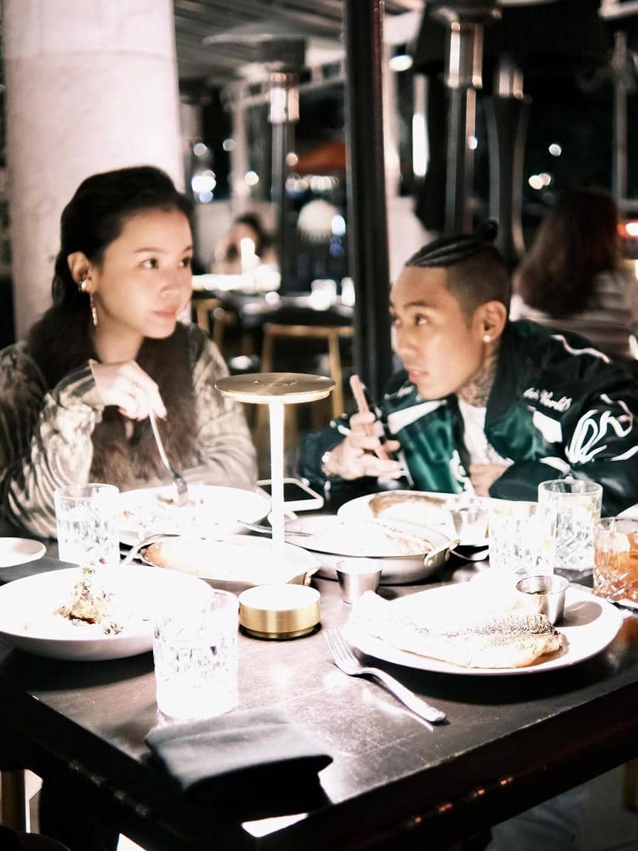 Potret Dok2 dan Lee Hi yang sedang ramai dibicarakan karena diberitakan telah pacaran